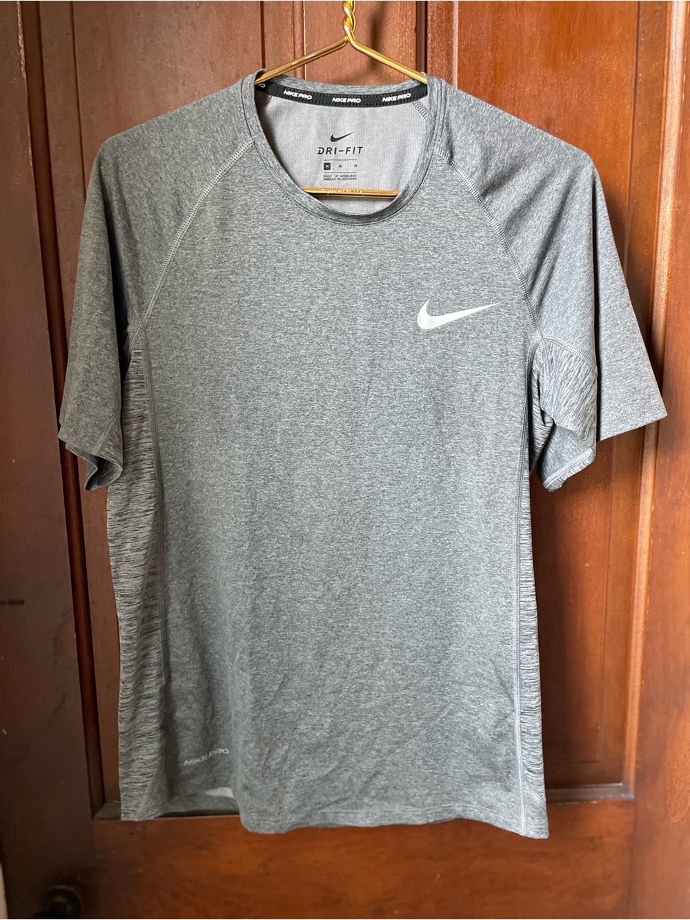 Nike Pro dri fit men's medium short sleeve gray athletic shirt